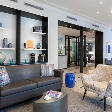 Hotel Montfleuri Parigi